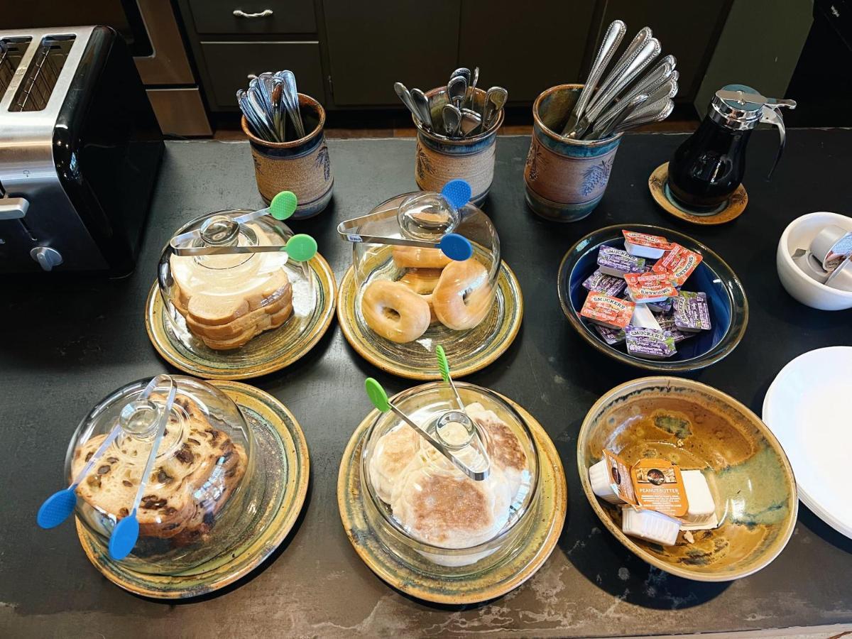 Cozy Cabin Suite Bed And Breakfast ウッドランド・パーク エクステリア 写真