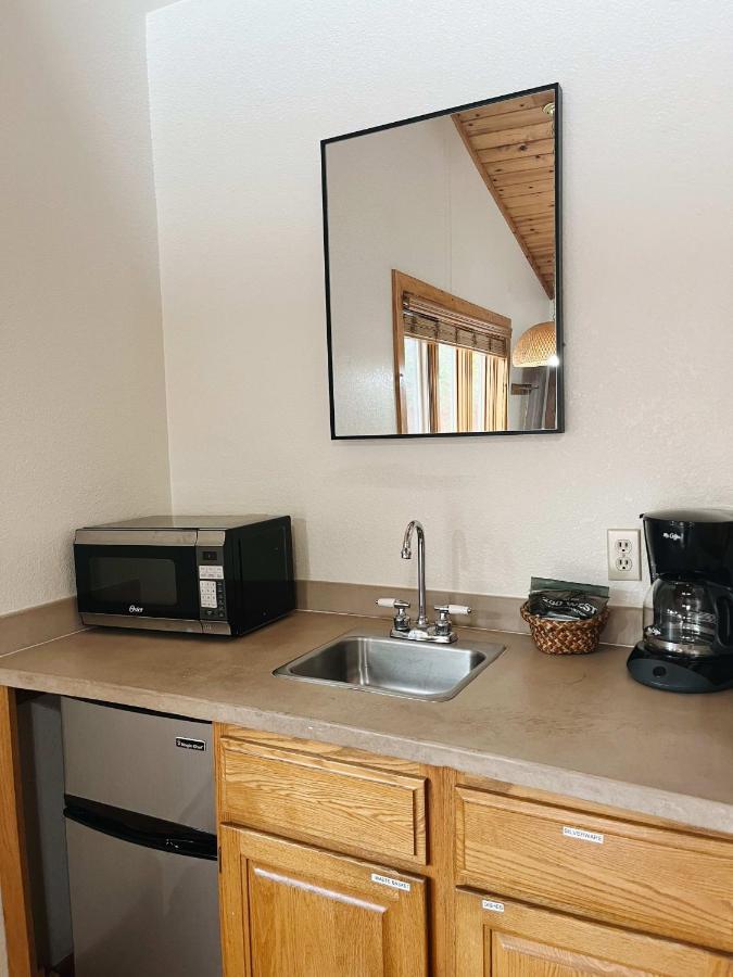 Cozy Cabin Suite Bed And Breakfast ウッドランド・パーク エクステリア 写真